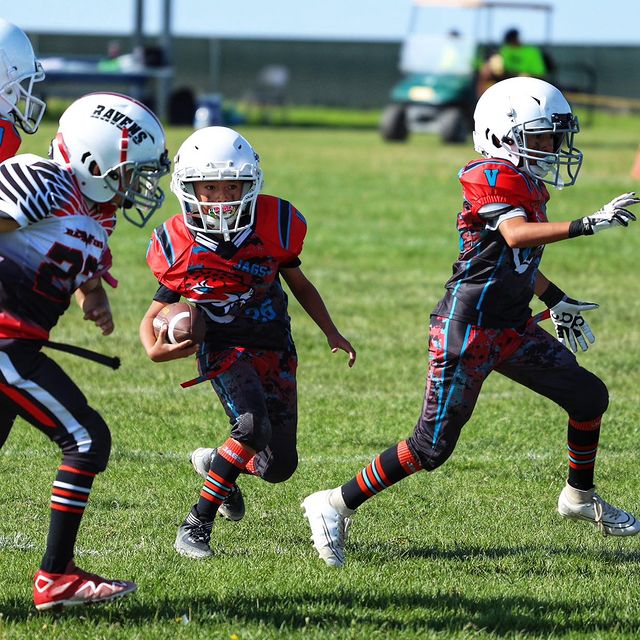 Ravens Outfit Local Youth Football Programs